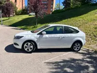 Usado Ford Focus Trend 90 CV (66 kW) 2009 Blanco Berlina