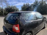 Usado VW Polo Highline 75 CV (55 kW) 2003 Negro Berlina