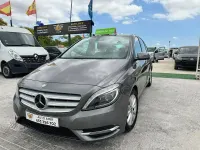 Usado Mercedes B180 109 CV (80 kW) 2015 Gris / plata Utilitario