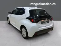 Usado Toyota Yaris Business Edition 69 CV (50 kW) 2022 Blanco Utilitario