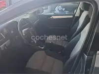 Usado VW Jetta Sport 170 CV (125 kW) 2013 Gris / plata Berlina