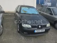 Usado Seat Cordoba Sport 90 CV (66 kW) 2002 Negro Berlina