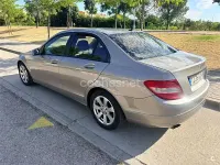 Usado Mercedes C200 Elegance 136 CV (100 kW) 2009 Gris / plata Berlina