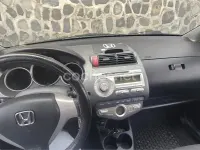 Usado Honda Jazz ES 83 CV (61 kW) 2007 Gris / plata Utilitario