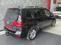 Usado VW Touran Sport 140 CV (102 kW) 2012 Negro Monovolumen