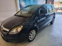 Usado Opel Zafira Cosmo 120 CV (88 kW) 2007 Azul Monovolumen