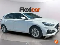 Usado Hyundai i30 120 CV (88 kW) 2022 Blanco