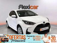 Usado Toyota Yaris Hybrid Active 116 CV (85 kW) 2021 Beige Utilitario