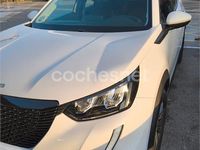 Usado Peugeot 2008 Allure 100 CV (73 kW) 2020 Blanco SUV