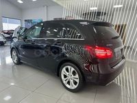 Usado Mercedes B180 109 CV (80 kW) 2017 Negro Monovolumen