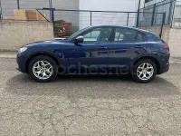 Usado Alfa Romeo Stelvio Executive 210 CV (154 kW) 2018 Violeta / lila SUV