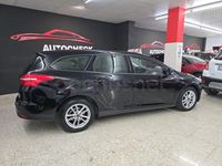 Usado Ford Focus Trend 125 CV (91 kW) 2017 Negro Familiar