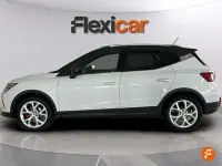 Usado Seat Arona FR 150 CV (110 kW) 2023 Blanco SUV