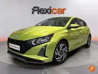 Usado Hyundai i20 100 CV (73 kW) 2024 Verde Utilitario