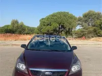 Usado Ford Focus Cabriolet Trend 136 CV (100 kW) 2009 Granate Descapotable