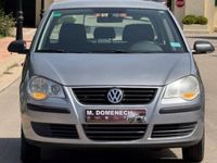 Usado VW Polo Trendline 64 CV (47 kW) 2006 Gris Utilitario