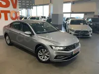 Usado VW Passat 122 CV (89 kW) 2021 Gris / plata Berlina