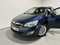 Usado Opel Astra Sport 125 CV (91 kW) 2011 Azul Familiar