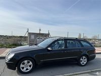 Usado Mercedes E220 Avantgarde 150 CV (110 kW) 2005 Negro Familiar