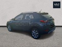 Usado Kia Stonic 100 CV (73 kW) 2022 Gris / plata SUV
