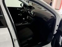 Usado Peugeot 308 Style 131 CV (96 kW) 2019 Blanco Utilitario