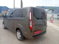 Usado Ford Transit Custom Nugget 130 CV (95 kW) 2023 Gris / plata Monovolumen