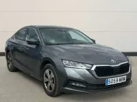 Usado Skoda Octavia Ambition 150 CV (110 kW) 2022 Gris Utilitario