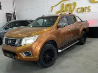 Usado Nissan Navara Acenta 190 CV (139 kW) 2016 Naranja Pickup/Camioneta