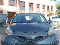 Usado Toyota Aygo 68 CV (50 kW) 2009 Gris / plata Utilitario