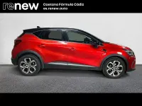 Usado Renault Captur Zen 159 CV (116 kW) 2022 Rojo SUV