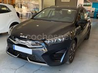 Usado Kia Ceed 141 CV (103 kW) 2025 Negro Utilitario