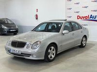 Usado Mercedes E320 Avantgarde 204 CV (150 kW) 2003 Gris / plata Berlina