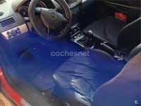 Usado Opel Astra GTC Sport 105 CV (77 kW) 2006 Rojo Berlina
