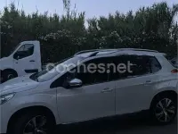 Usado Peugeot 2008 Allure 100 CV (73 kW) 2015 Blanco SUV