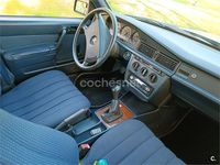 Usado Mercedes 190 126 CV (92 kW) 1988 Azul Berlina