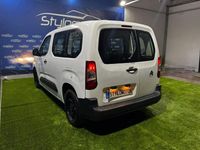 Usado Citroën Berlingo Live 102 CV (75 kW) 2020 Blanco Monovolumen