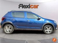 Usado Dacia Sandero Comfort 90 CV (66 kW) 2019 Azul Utilitario