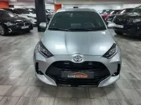 Nuevo Toyota Yaris Plus 116 CV (85 kW) 2025 Gris Utilitario