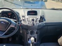 Usado Ford Fiesta Trend 68 CV (50 kW) 2011 Granate Utilitario