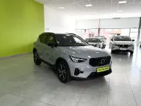 Usado Volvo XC40 Plus 163 CV (119 kW) 2024 Gris / plata SUV
