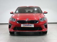 Usado Kia Ceed 136 CV (100 kW) 2021 Rojo Utilitario