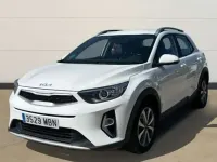 Usado Kia Stonic 84 CV (61 kW) 2022 Blanco SUV