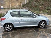 Usado Peugeot 206 110 CV (80 kW) 2002 Azul Berlina