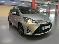 Usado Toyota Yaris Advance 100 CV (73 kW) 2018 Gris Utilitario