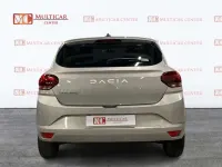 Usado Dacia Sandero Essentiel 91 CV (66 kW) 2024 Plateado Berlina