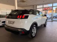 Usado Peugeot 3008 Active 130 CV (95 kW) 2020 Blanco SUV