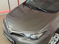 Usado Toyota Auris Hybrid Business Edition 136 CV (100 kW) 2017 Beige Utilitario