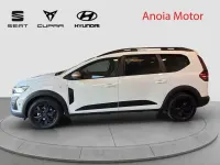 Usado Dacia Jogger Extreme 140 CV (102 kW) 2025 Blanco Monovolumen