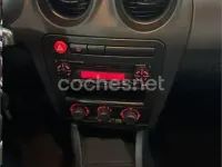 Usado Seat Ibiza Fresh 100 CV (73 kW) 2003 Rojo Utilitario