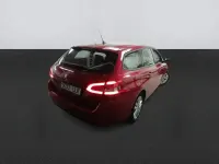 Usado Peugeot 308 Active 130 CV (95 kW) 2020 Rojo Familiar